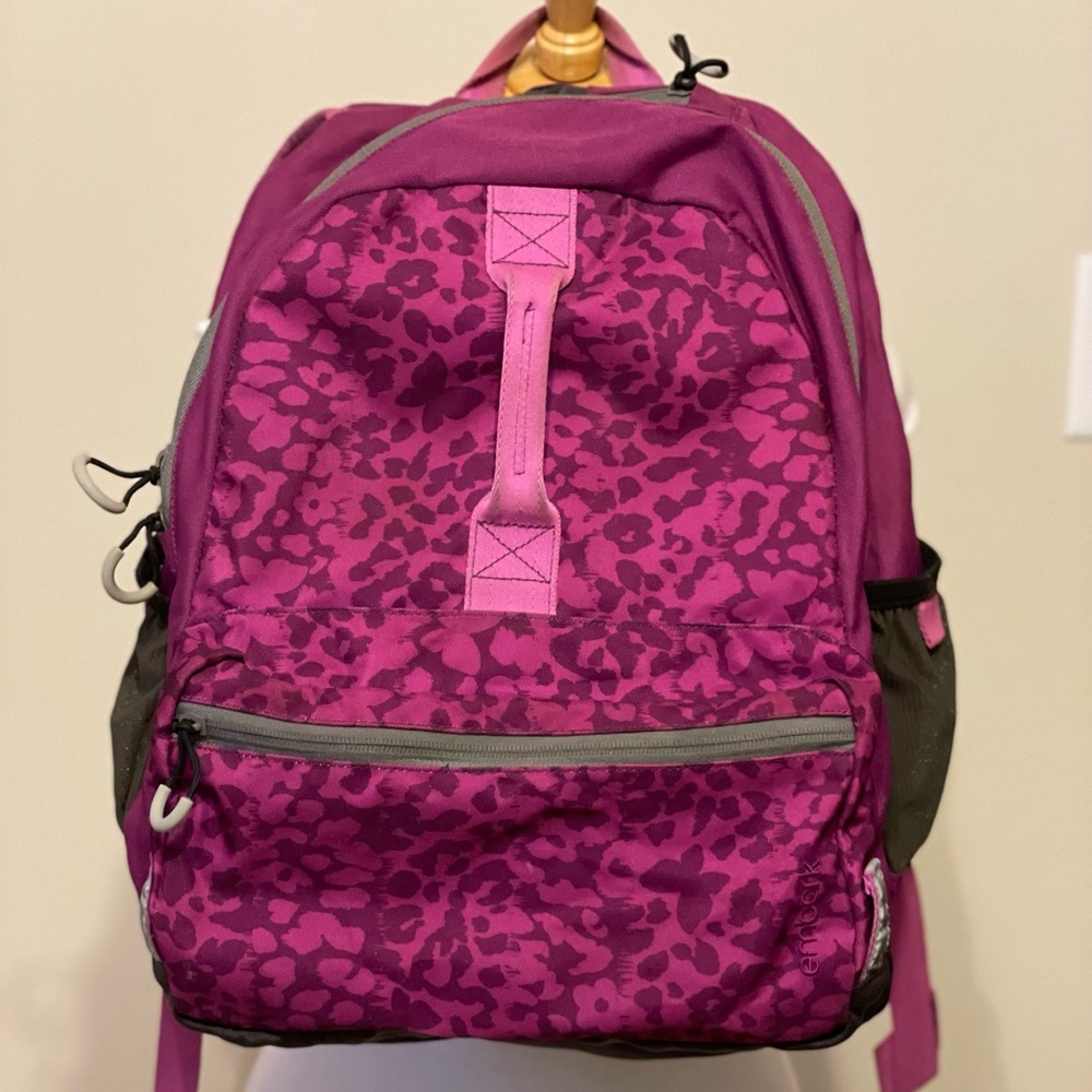 Backpack girl’s